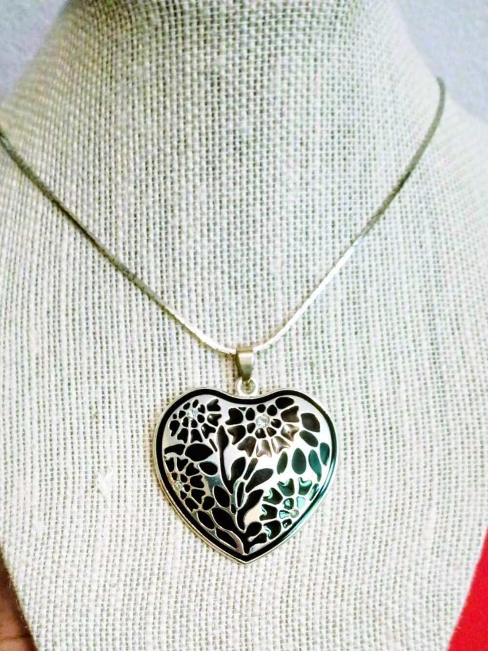 Black Enamel Flower Heart Necklace 19" Silver Tone Embossed Pendant Rhinestones
